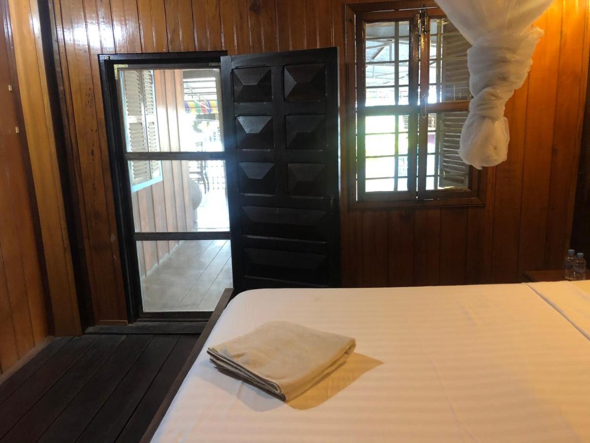 Nomad Guesthouse Кратьэх Экстерьер фото