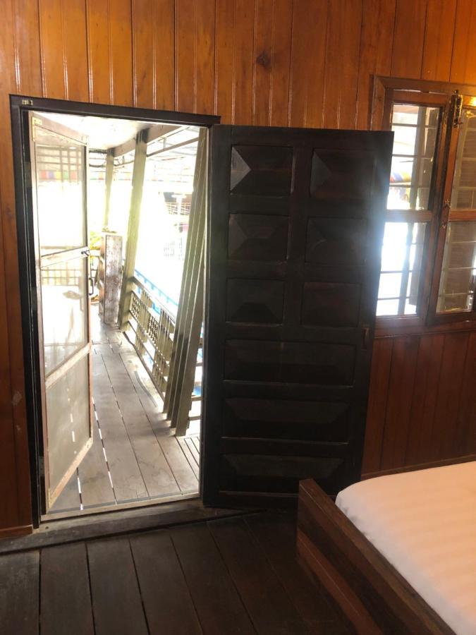 Nomad Guesthouse Кратьэх Экстерьер фото