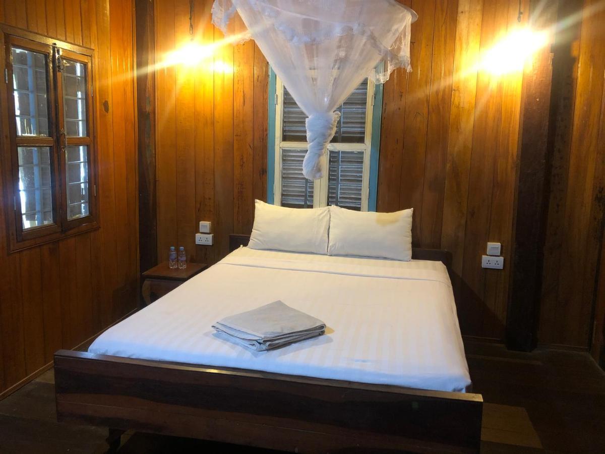 Nomad Guesthouse Кратьэх Экстерьер фото