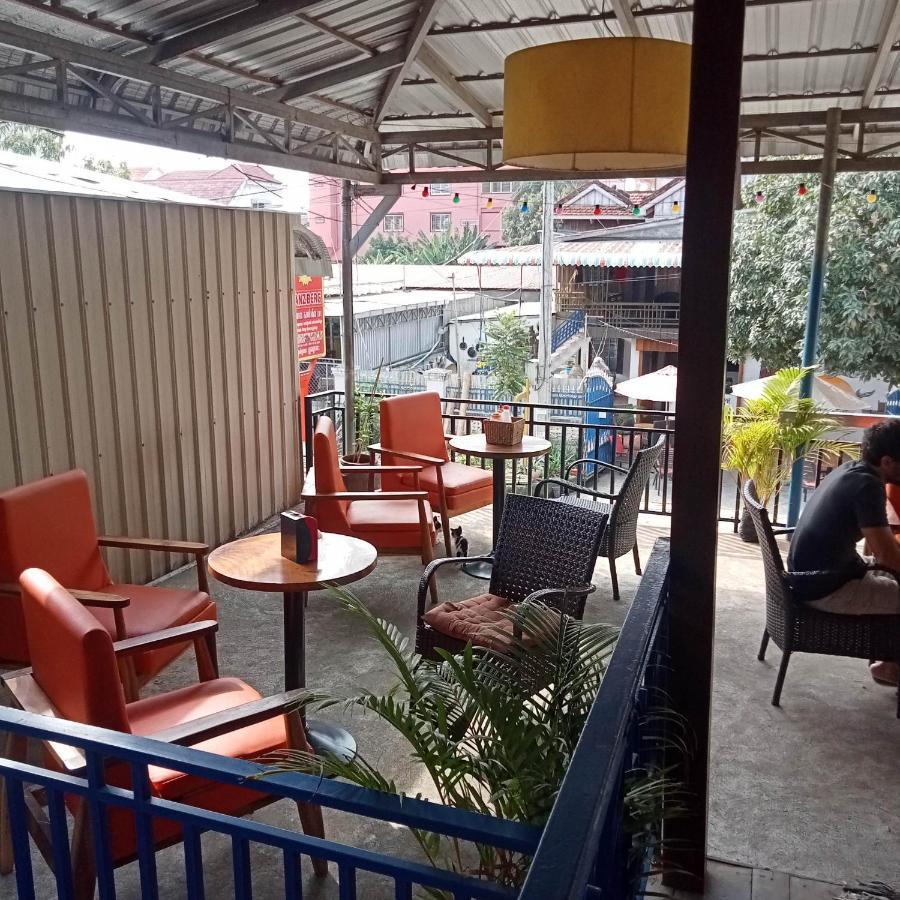 Nomad Guesthouse Кратьэх Экстерьер фото